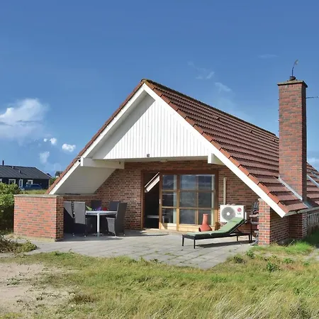 3 Bedroom Gorgeous In Holiday home *